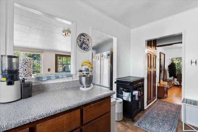 815 N Kenwood Street, Burbank, CA 91505