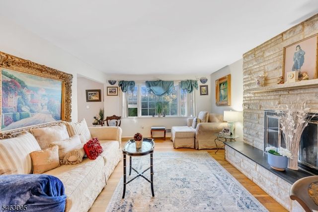 1 Sandy Ln, Randolph Twp., NJ 07869