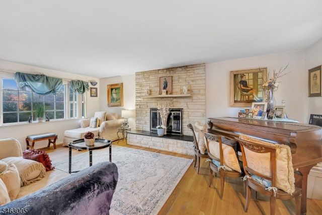 1 Sandy Ln, Randolph Twp., NJ 07869