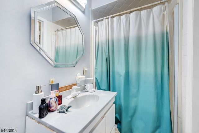 1 Sandy Ln, Randolph Twp., NJ 07869
