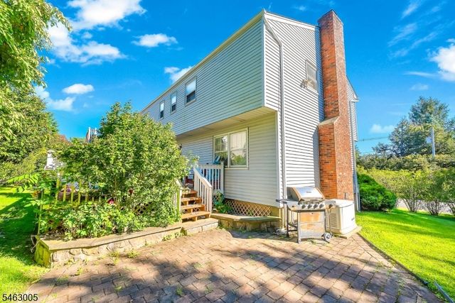 1 Sandy Ln, Randolph Twp., NJ 07869