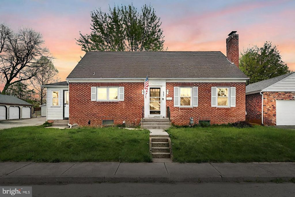 802 W MIDDLE ST, Hanover, PA 17331