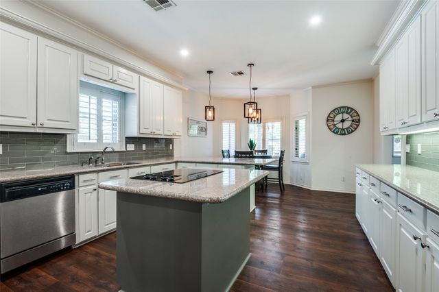 1700 Bowie Circle, Corsicana, TX 75110