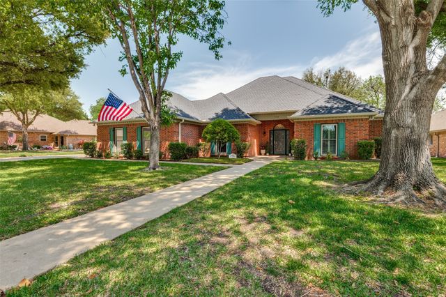 1700 Bowie Circle, Corsicana, TX 75110
