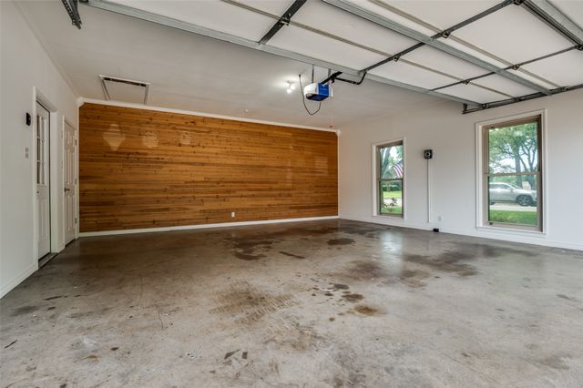 1700 Bowie Circle, Corsicana, TX 75110