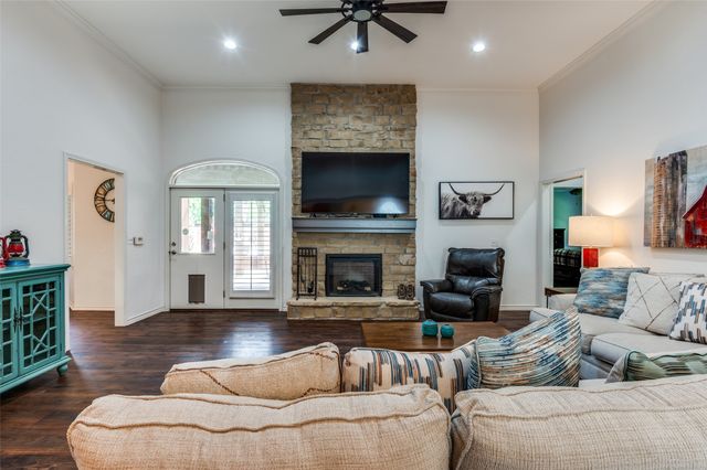 1700 Bowie Circle, Corsicana, TX 75110