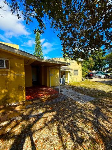 1340 Peri St, Opa-locka, FL 33054