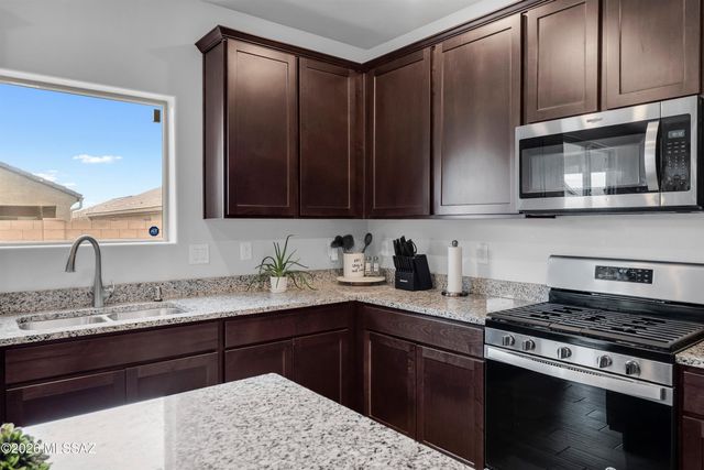 10003 N Ruby Range Trail, Marana, AZ 85653