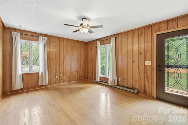 959 Oakmont Drive, Canton, NC 28716