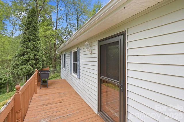 959 Oakmont Drive, Canton, NC 28716