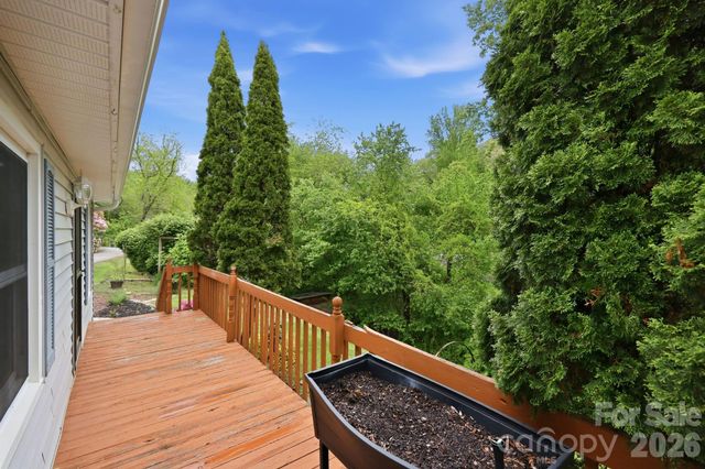 959 Oakmont Drive, Canton, NC 28716