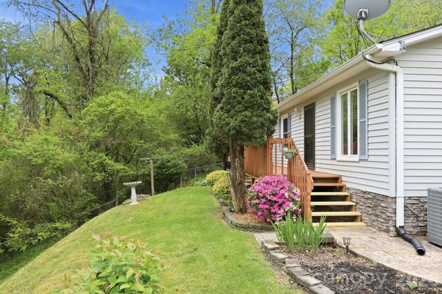959 Oakmont Drive, Canton, NC 28716