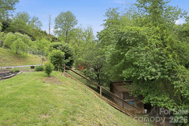 959 Oakmont Drive, Canton, NC 28716