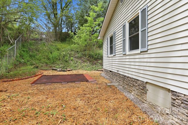 959 Oakmont Drive, Canton, NC 28716