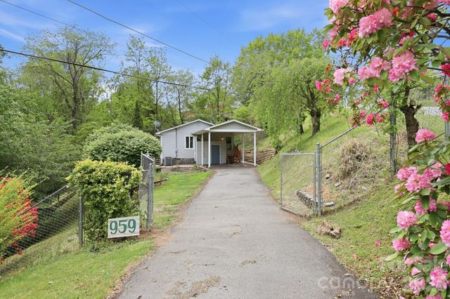 959 Oakmont Drive, Canton, NC 28716