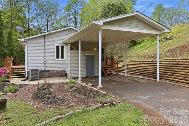 959 Oakmont Drive, Canton, NC 28716