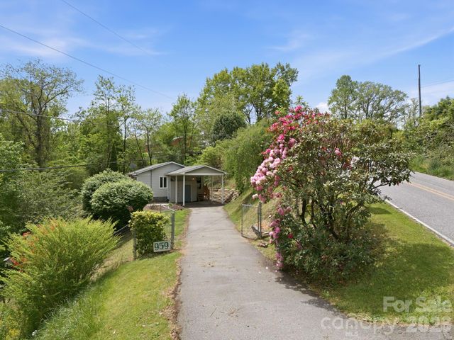 959 Oakmont Drive, Canton, NC 28716