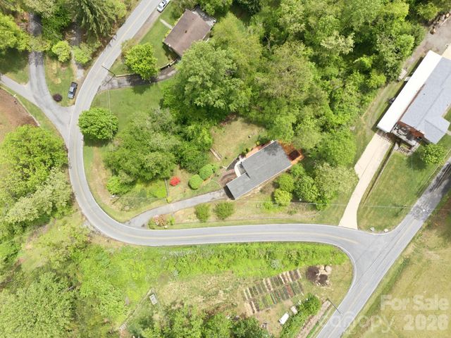 959 Oakmont Drive, Canton, NC 28716