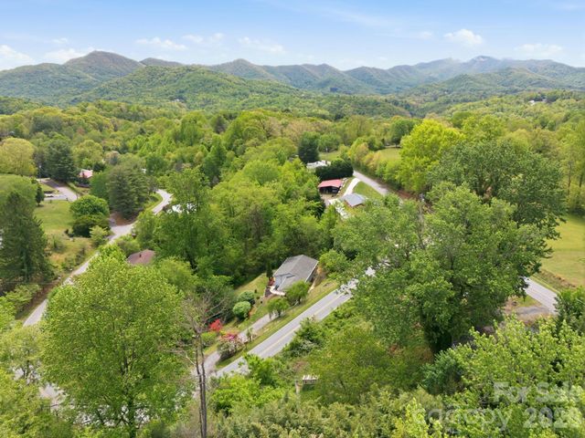959 Oakmont Drive, Canton, NC 28716