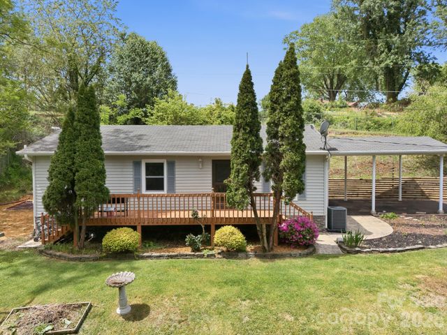 959 Oakmont Drive, Canton, NC 28716
