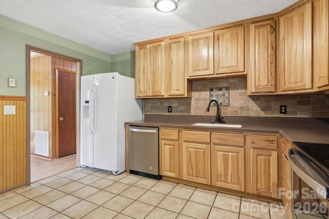 959 Oakmont Drive, Canton, NC 28716
