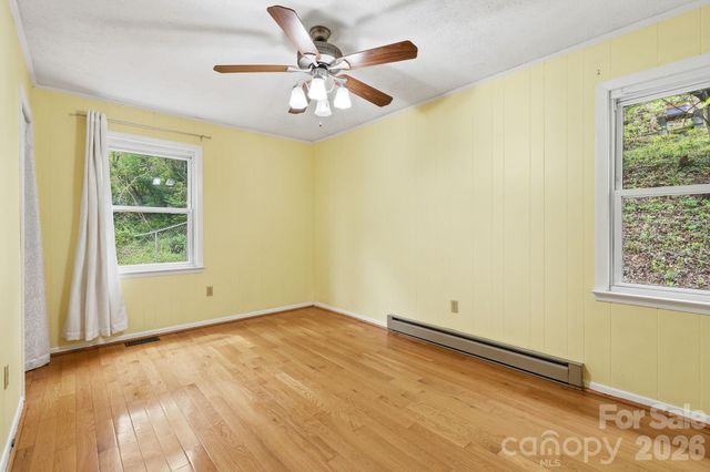 959 Oakmont Drive, Canton, NC 28716