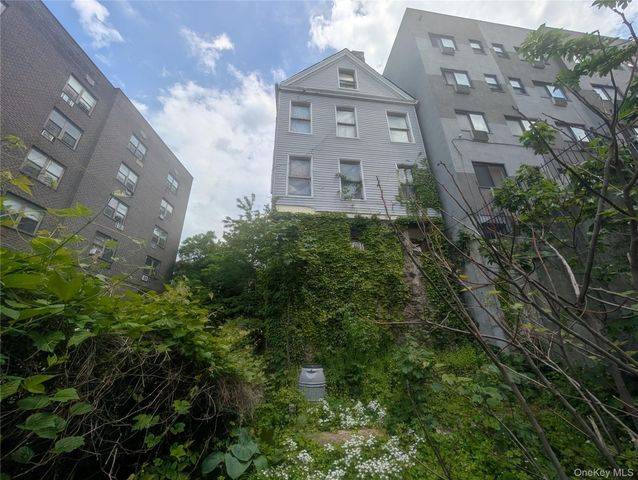 168 W Kingsbridge Road, Bronx, NY 10463