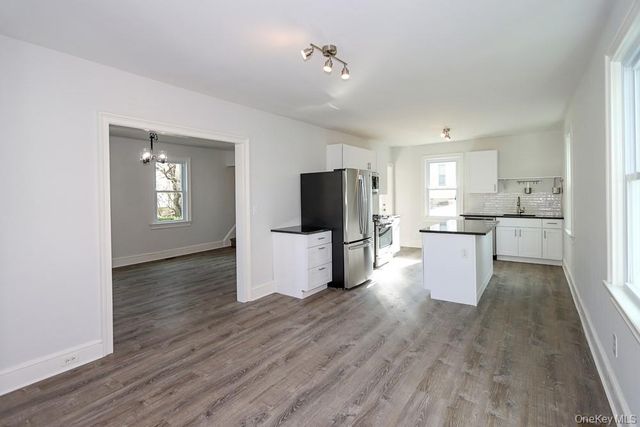 10 Ohio Avenue, Port Washington, NY 11050