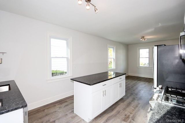 10 Ohio Avenue, Port Washington, NY 11050