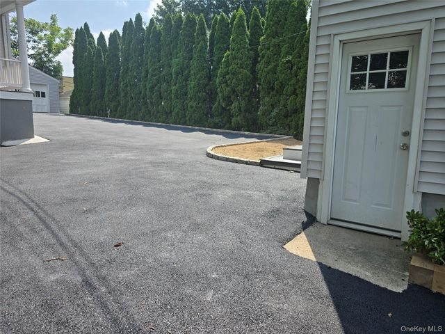 10 Ohio Avenue, Port Washington, NY 11050