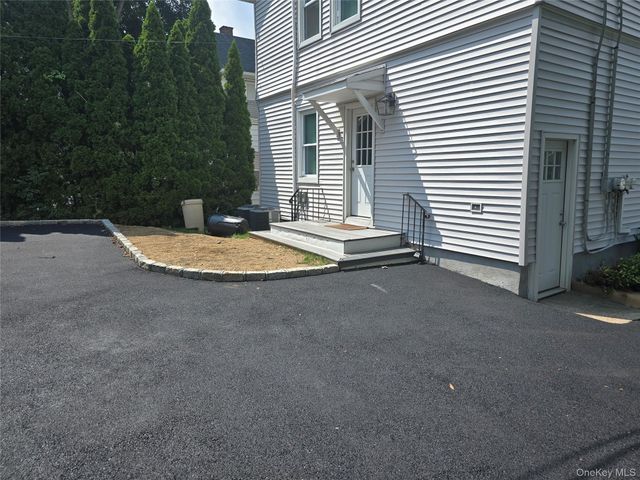 10 Ohio Avenue, Port Washington, NY 11050