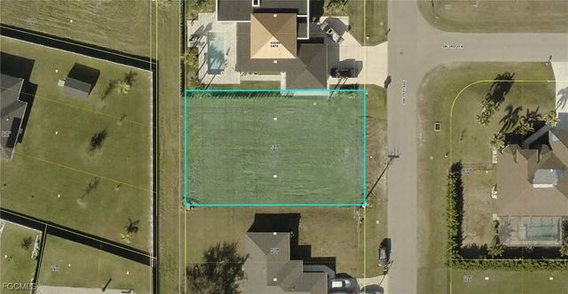 302 SW 24th AVE, Cape Coral, FL 33991