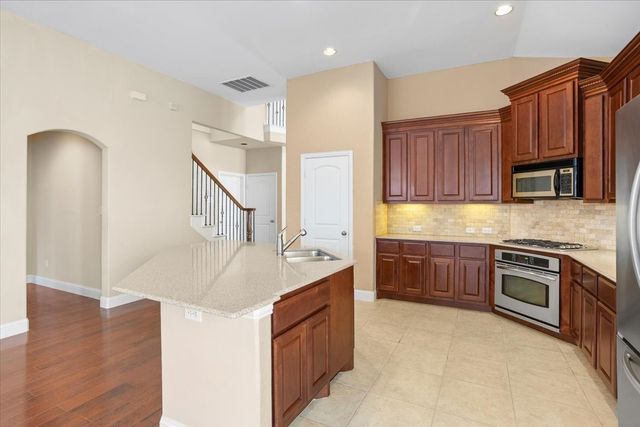 2633 Waters Edge Lane, Fort Worth, TX 76116