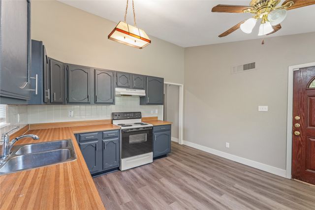 420 Whitney Street, Cedar Hill, TX 75104