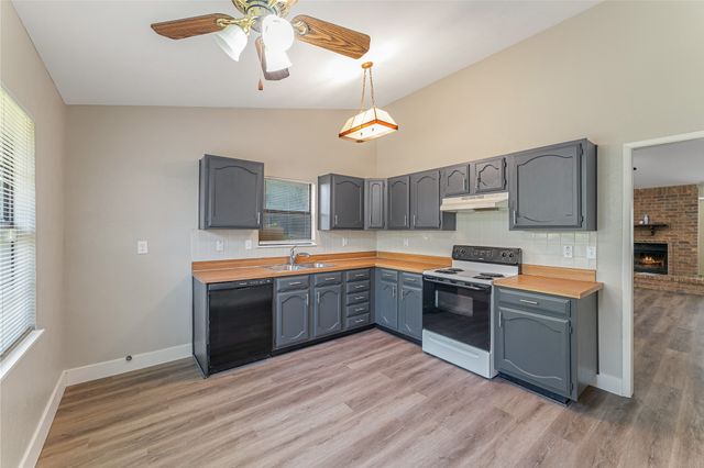 420 Whitney Street, Cedar Hill, TX 75104