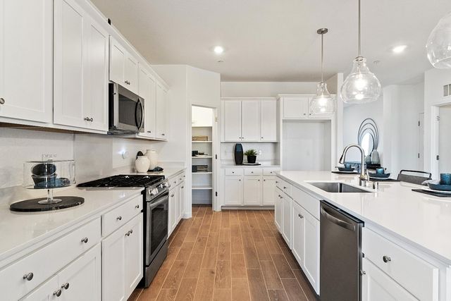 834 Traverse Drive S, Madera, CA 93636