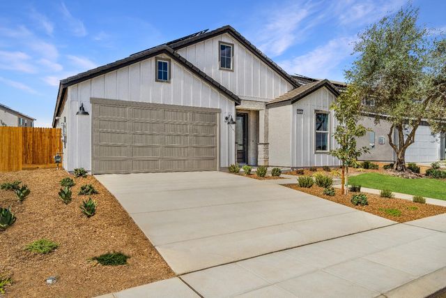 834 Traverse Drive S, Madera, CA 93636