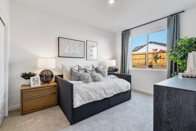 834 Traverse Drive S, Madera, CA 93636