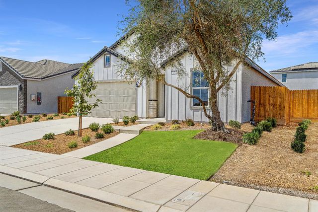 834 Traverse Drive S, Madera, CA 93636