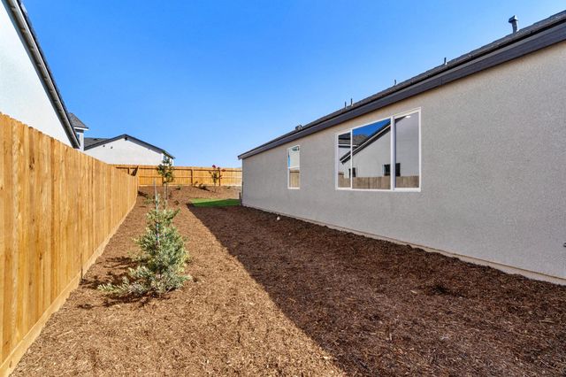 834 Traverse Drive S, Madera, CA 93636