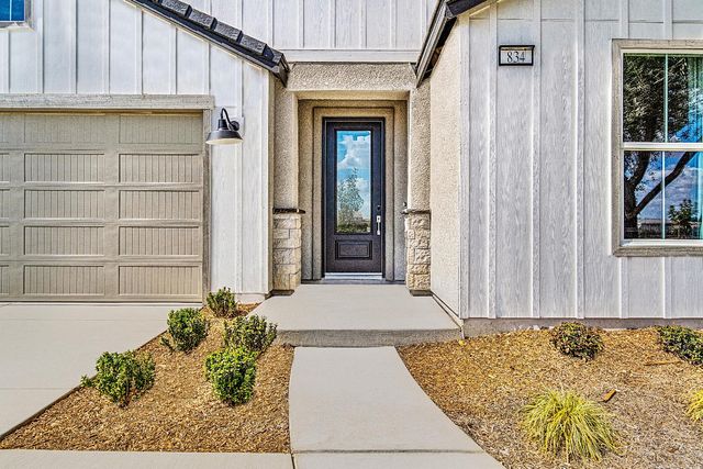 834 Traverse Drive S, Madera, CA 93636