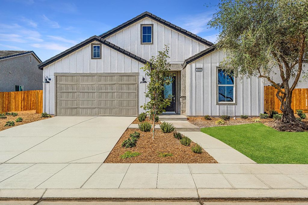 834 Traverse Drive S, Madera, CA 93636