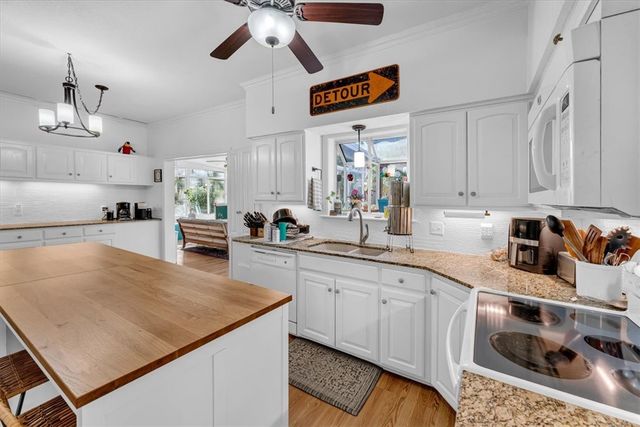 3235 E Charing Cross, Fayetteville, AR 72703