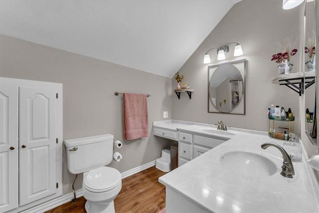 3235 E Charing Cross, Fayetteville, AR 72703