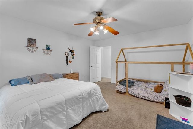 3235 E Charing Cross, Fayetteville, AR 72703