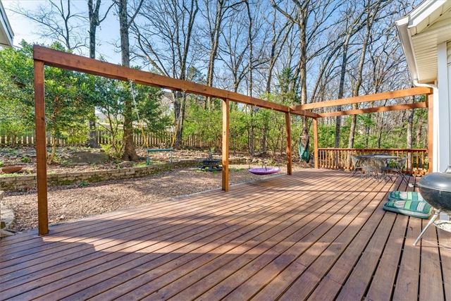 3235 E Charing Cross, Fayetteville, AR 72703