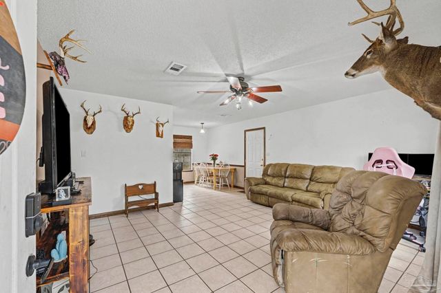 3525 Applewood Ln, Cantonment, FL 32533