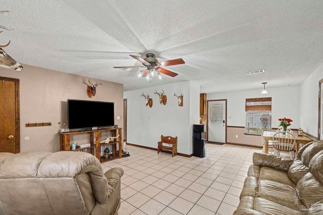 3525 Applewood Ln, Cantonment, FL 32533