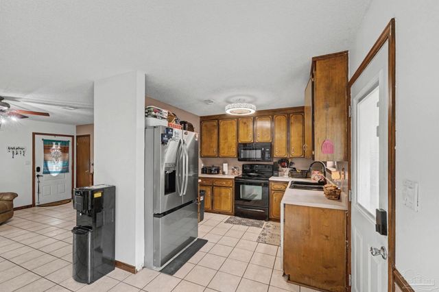 3525 Applewood Ln, Cantonment, FL 32533