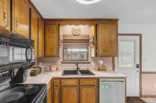 3525 Applewood Ln, Cantonment, FL 32533